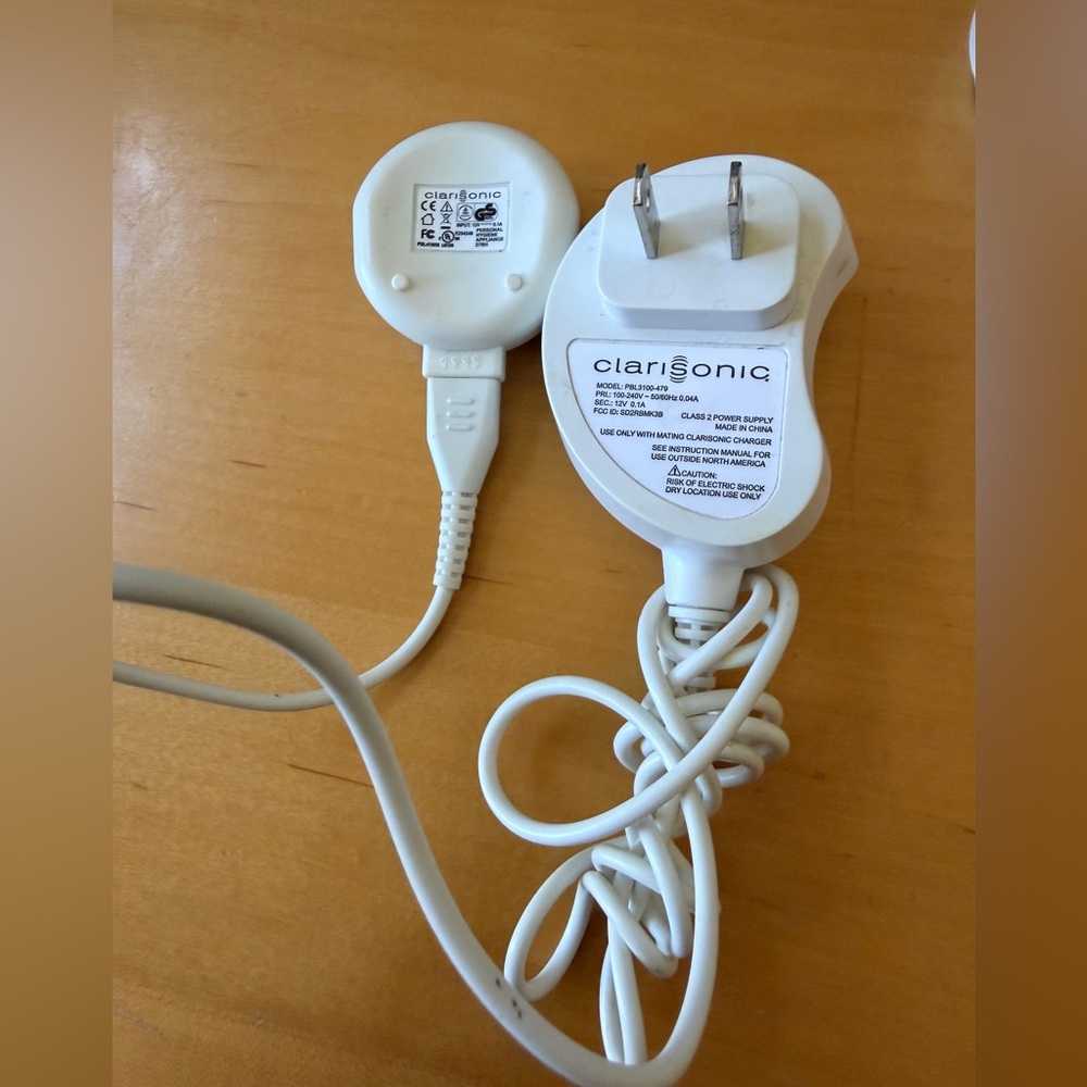 Clarisonic White Charger